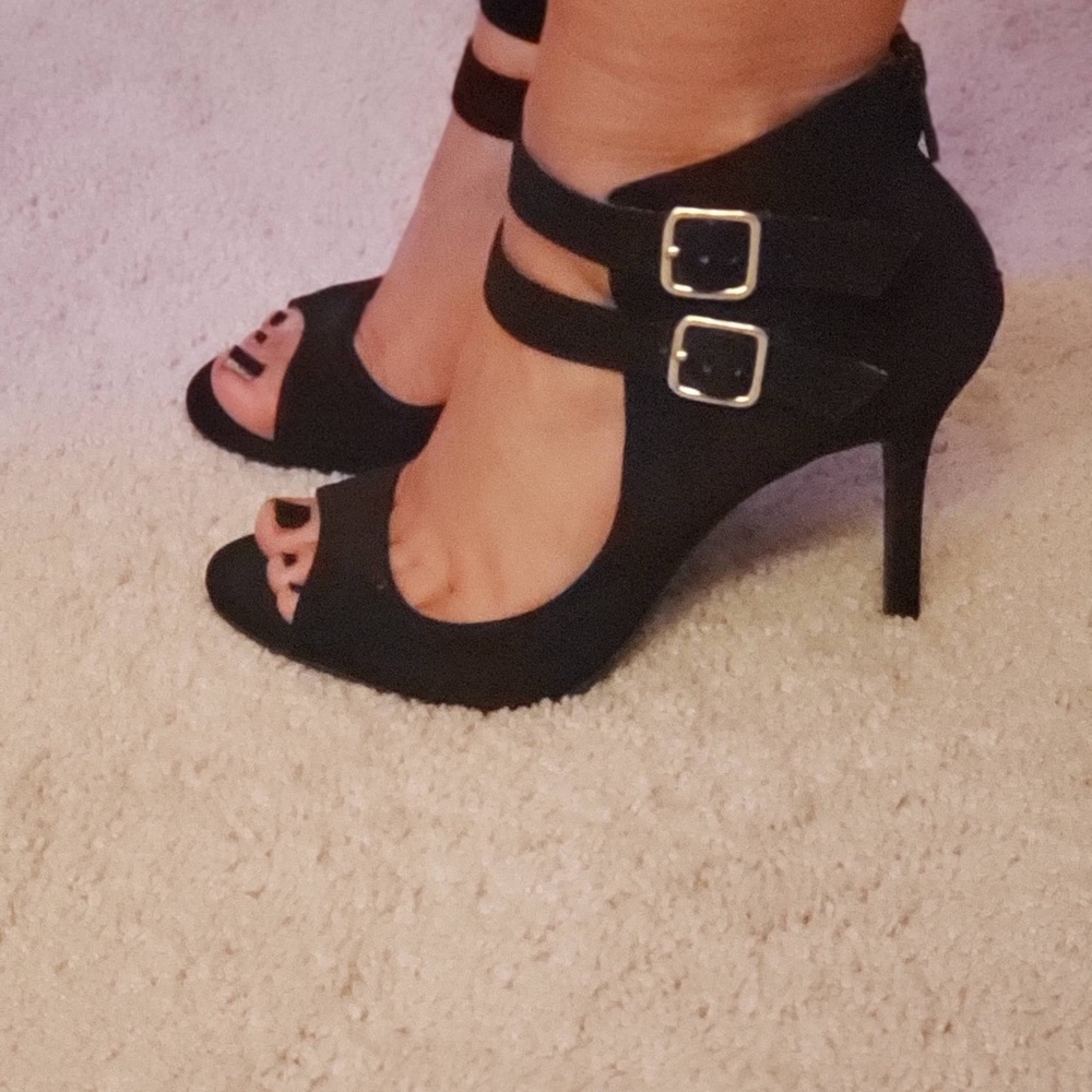 Black strap heel